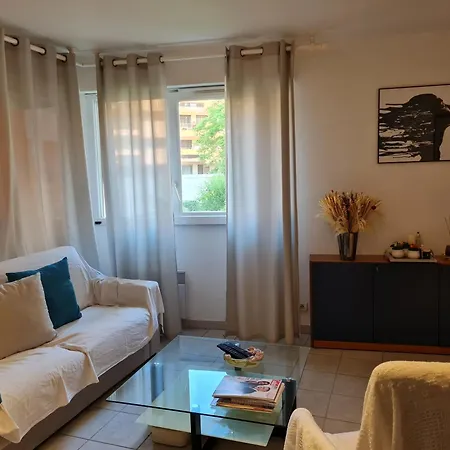 Perle De La Cote